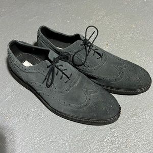 Men’s dress shoes